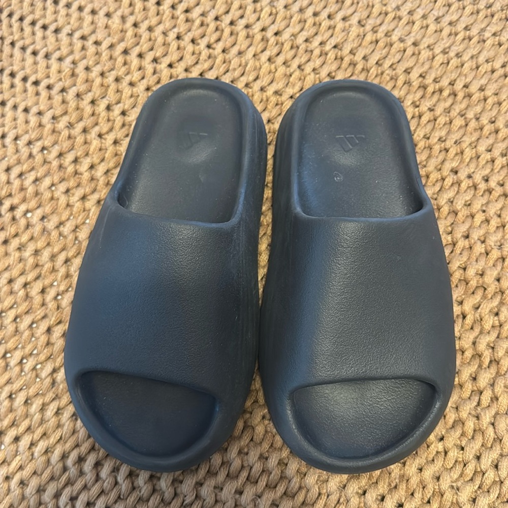 Yeezy Slides Onyx
